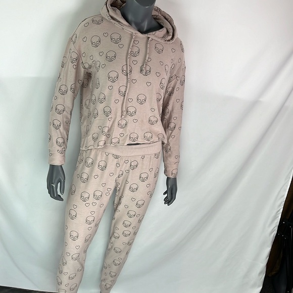 Chaser blush pink skull and hearts hooded sweater and pant set small and medium - Picture 2 of 11
